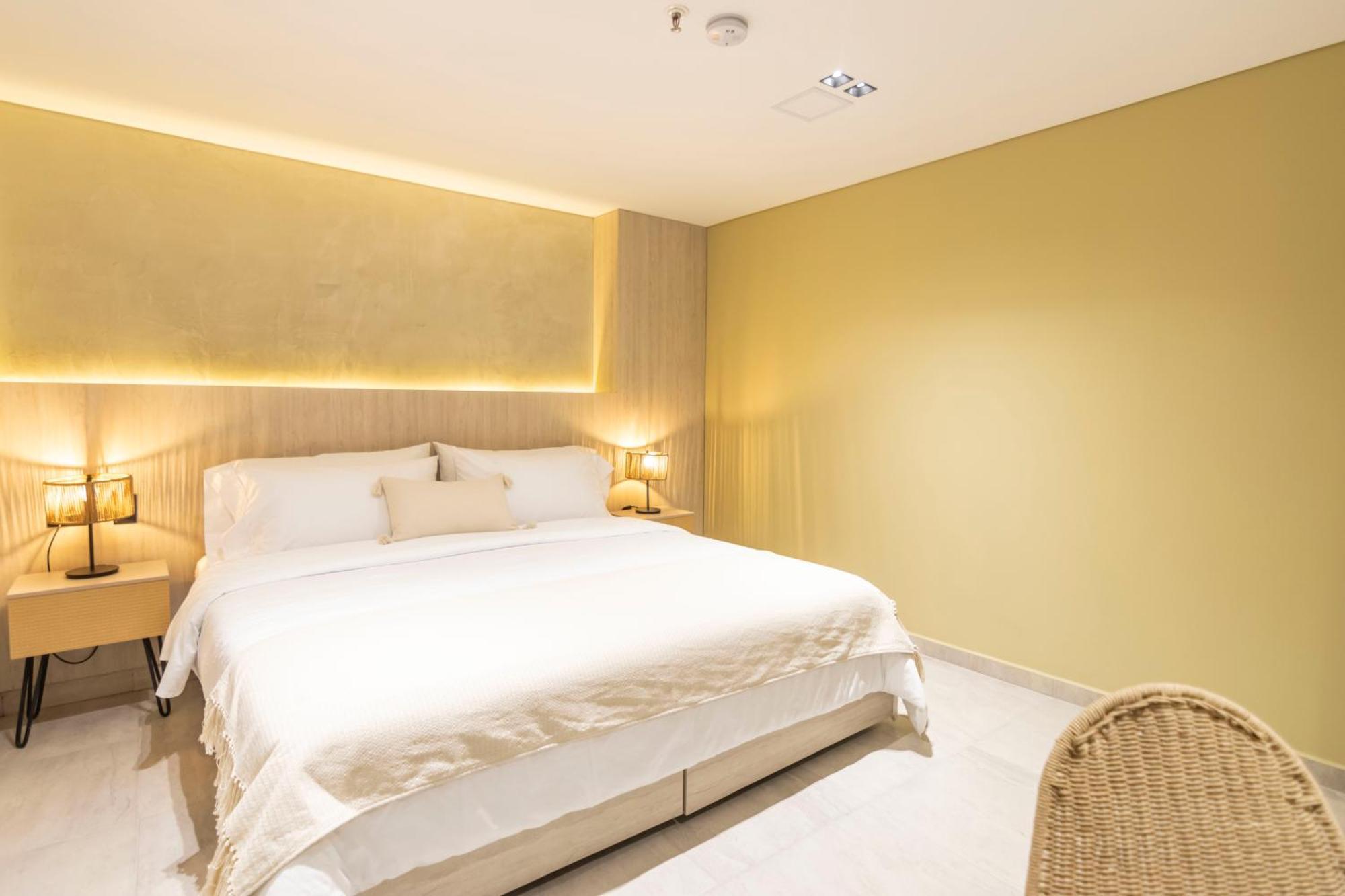 Sonata 44 Hotel Laureles Medellin Exterior photo
