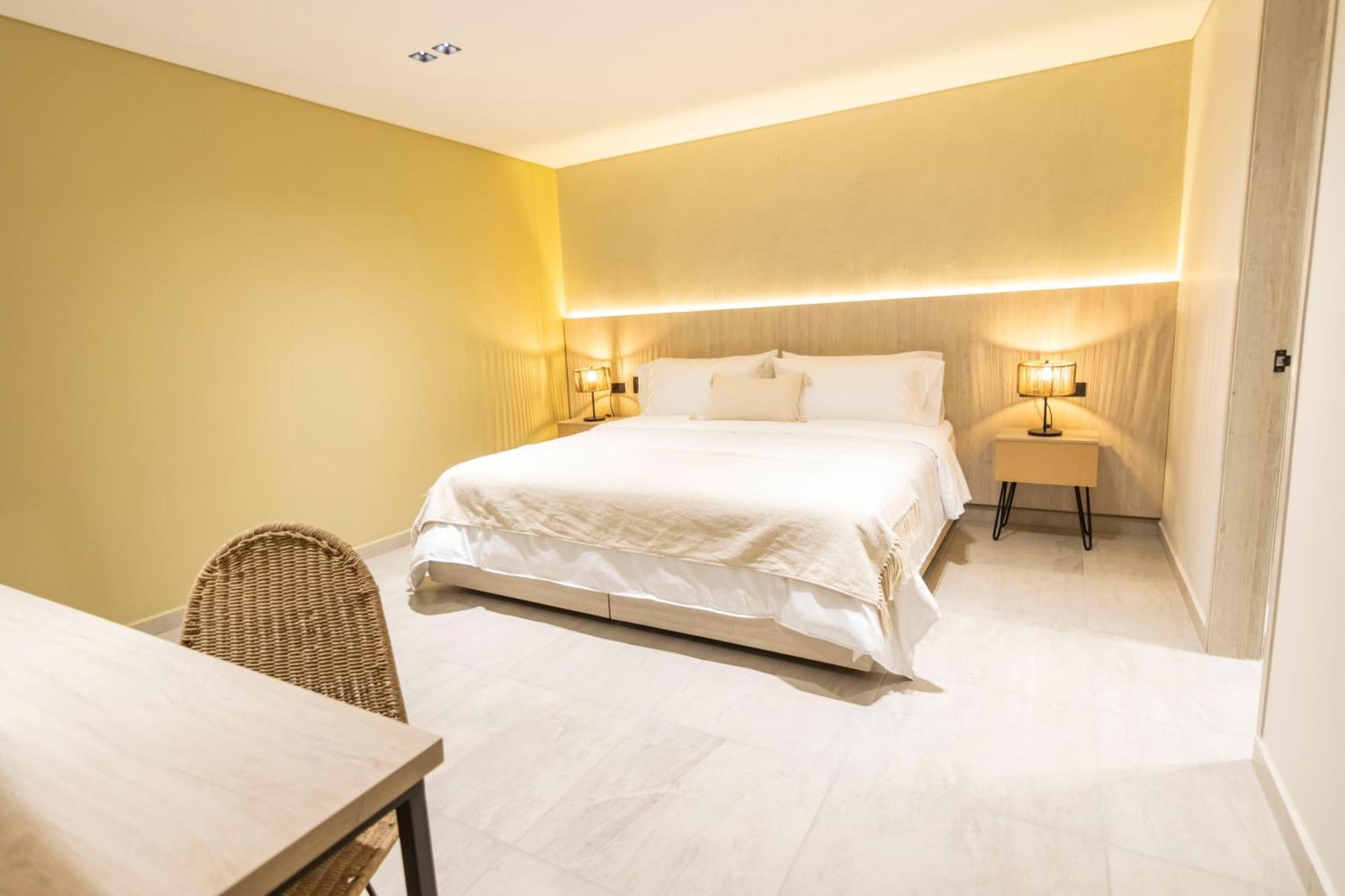 Sonata 44 Hotel Laureles Medellin Exterior photo