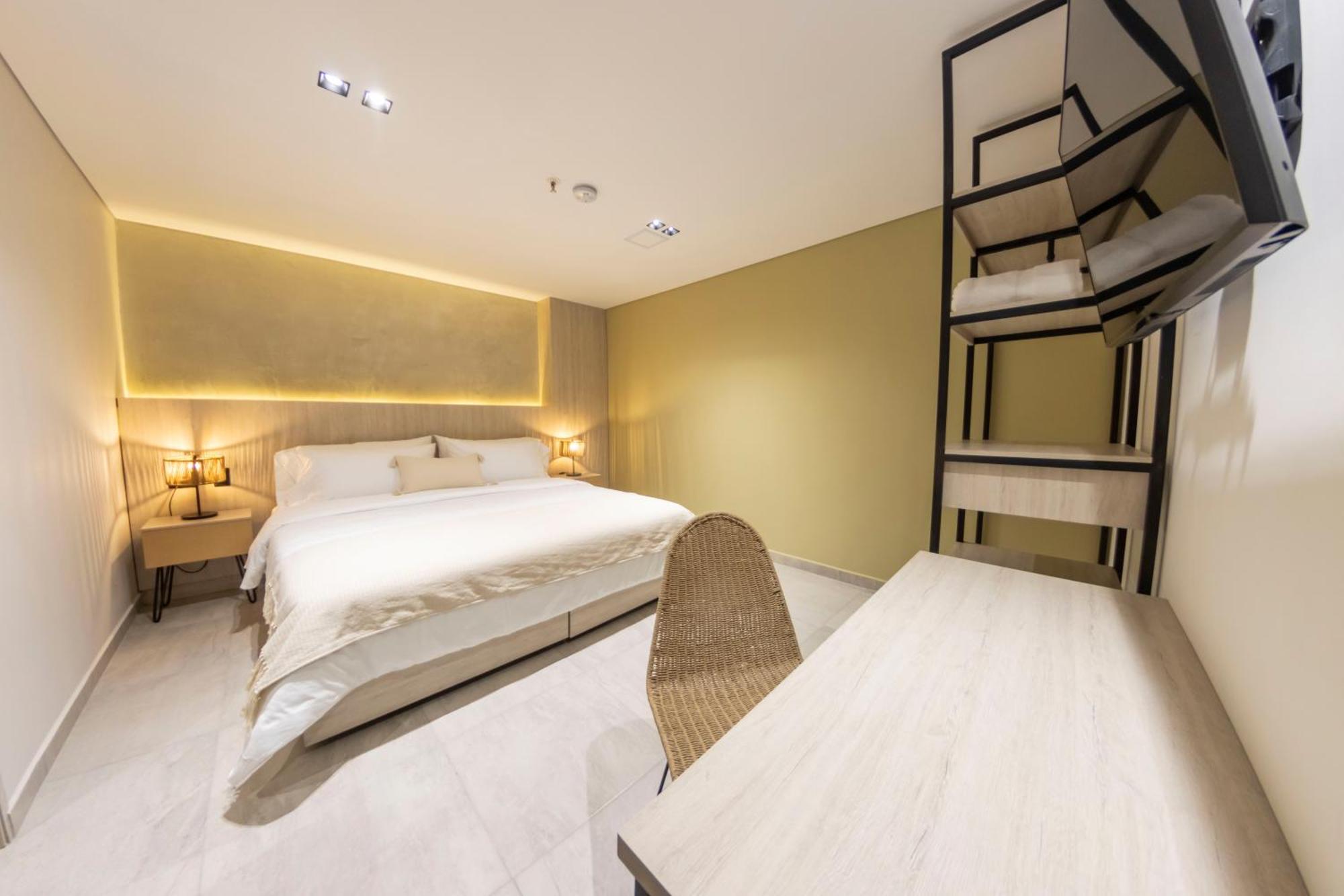 Sonata 44 Hotel Laureles Medellin Exterior photo