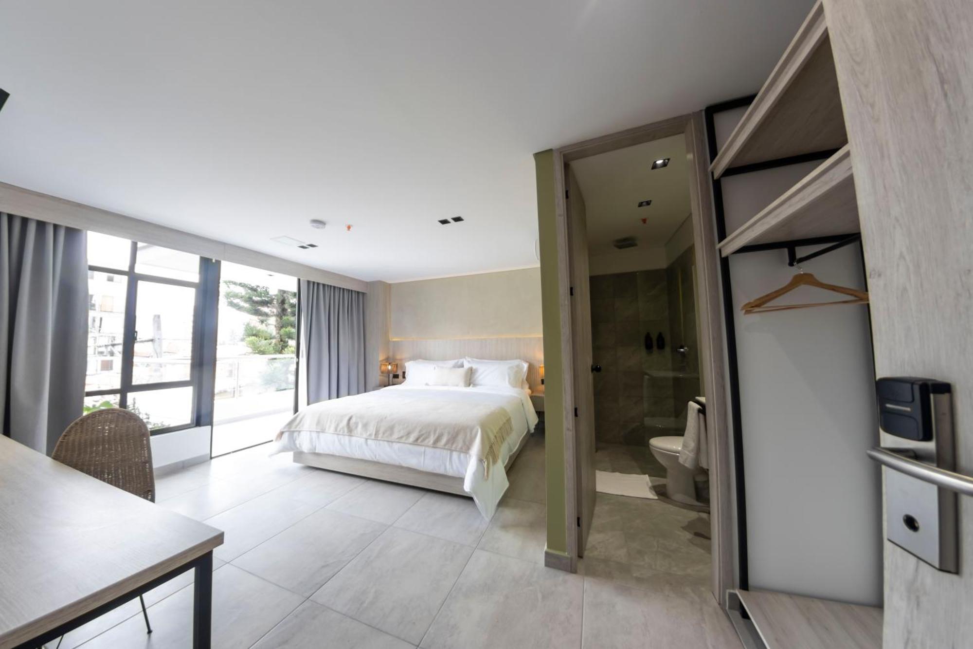 Sonata 44 Hotel Laureles Medellin Exterior photo