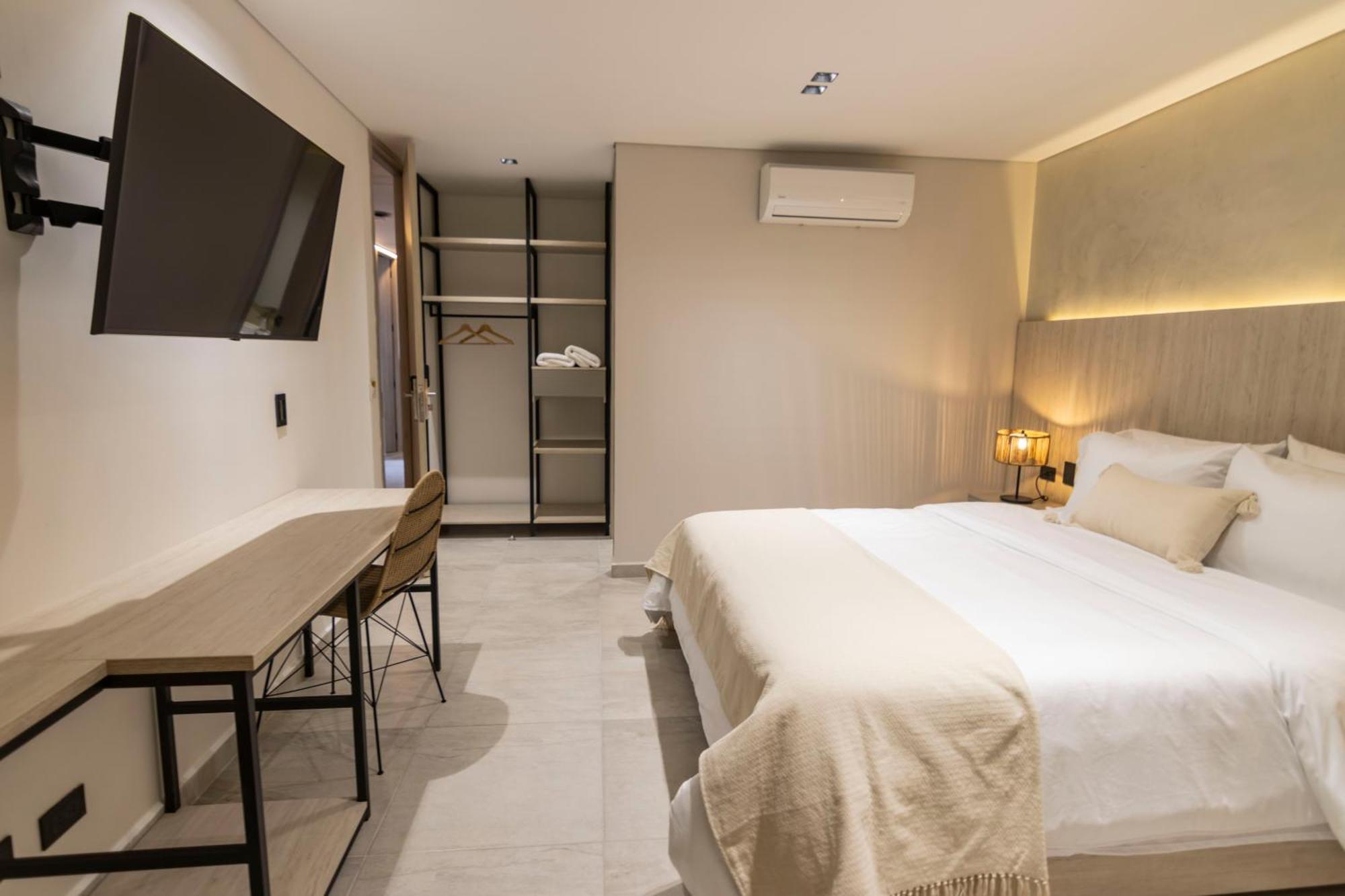 Sonata 44 Hotel Laureles Medellin Exterior photo