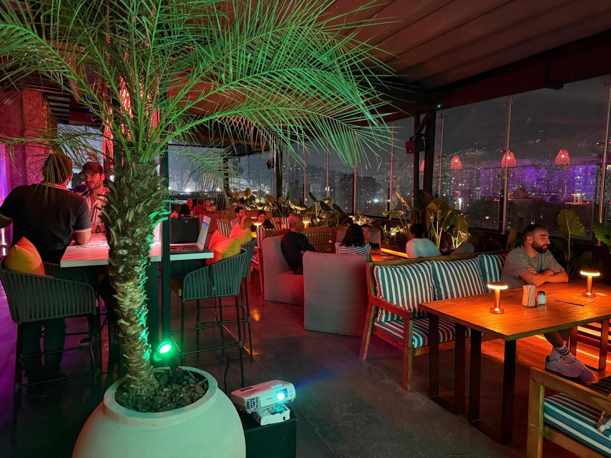 Sonata 44 Hotel Laureles Medellin Exterior photo